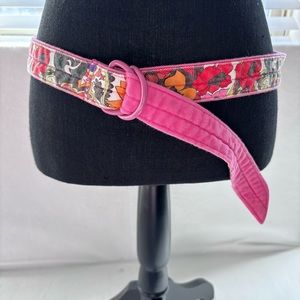 Gap floral fabric belt. Reversible size unknown. Maybe large.